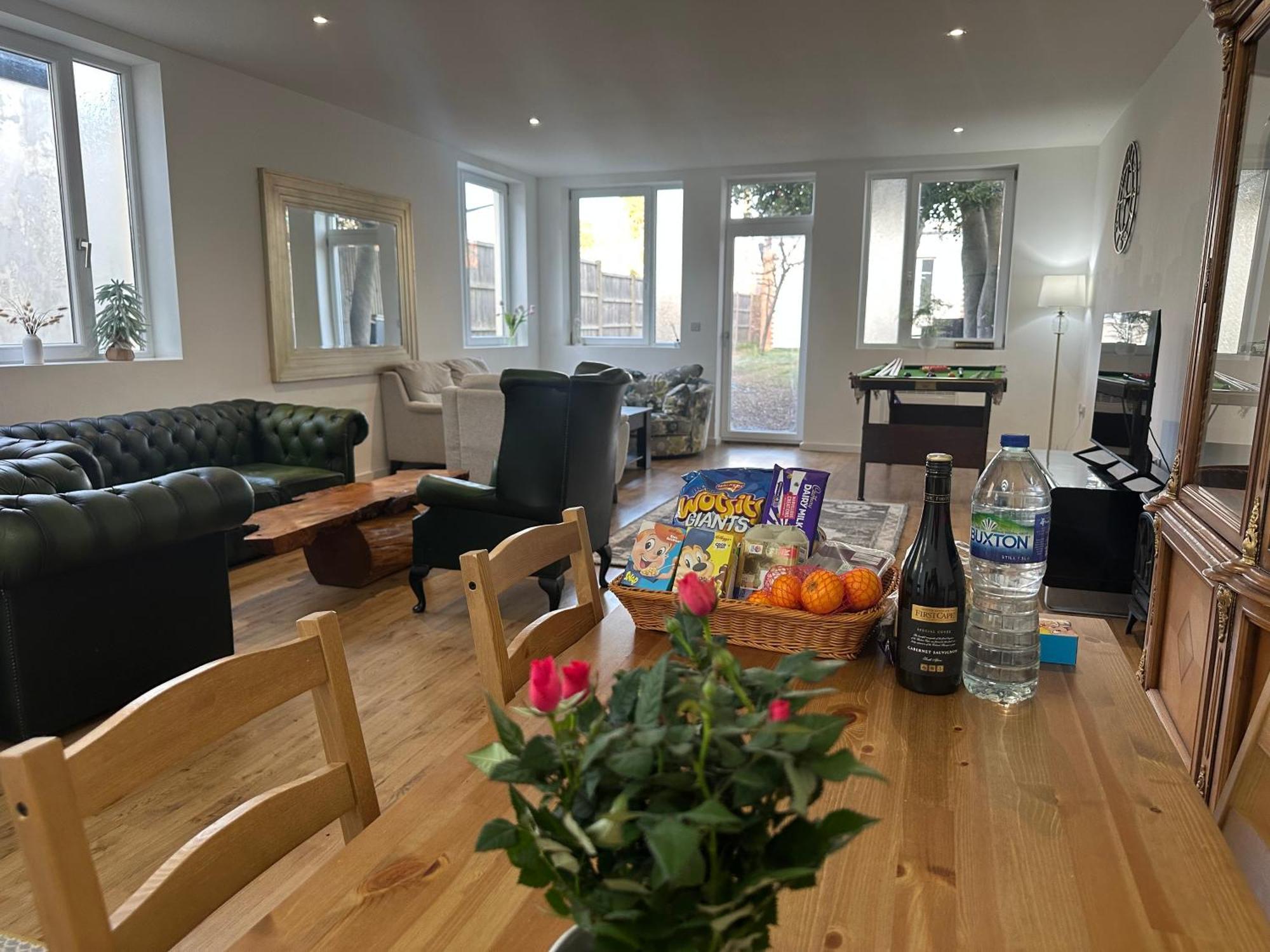 Ferienhaus North A Spacious 7 Bedroom House Accommodating Up To 18 People Complete With Own Gym And Table Tennis London