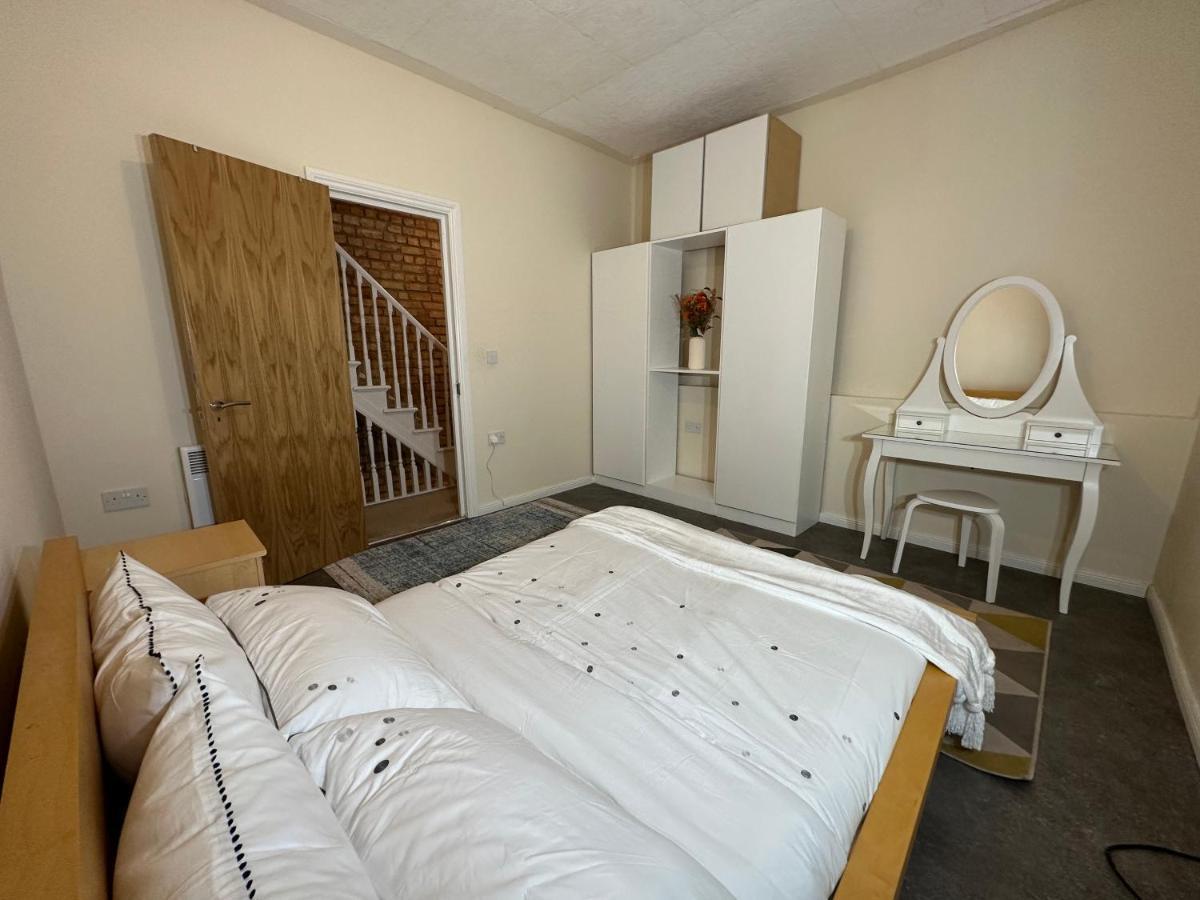 North A Spacious 7 Bedroom House Accommodating Up To 18 People Complete With Own Gym And Table Tennis Londres