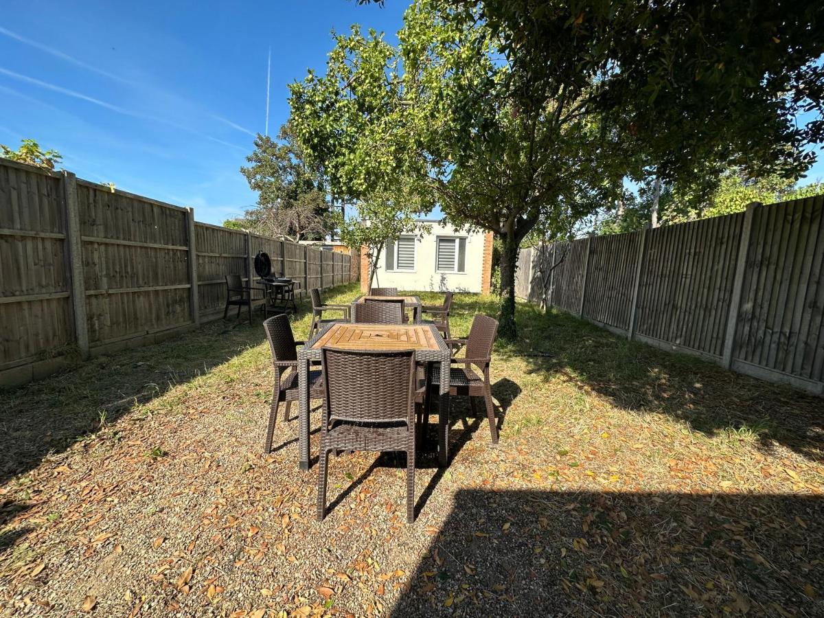 Hébergement de vacances North A Spacious 7 Bedroom House Accommodating Up To 18 People Complete With Own Gym And Table Tennis *
