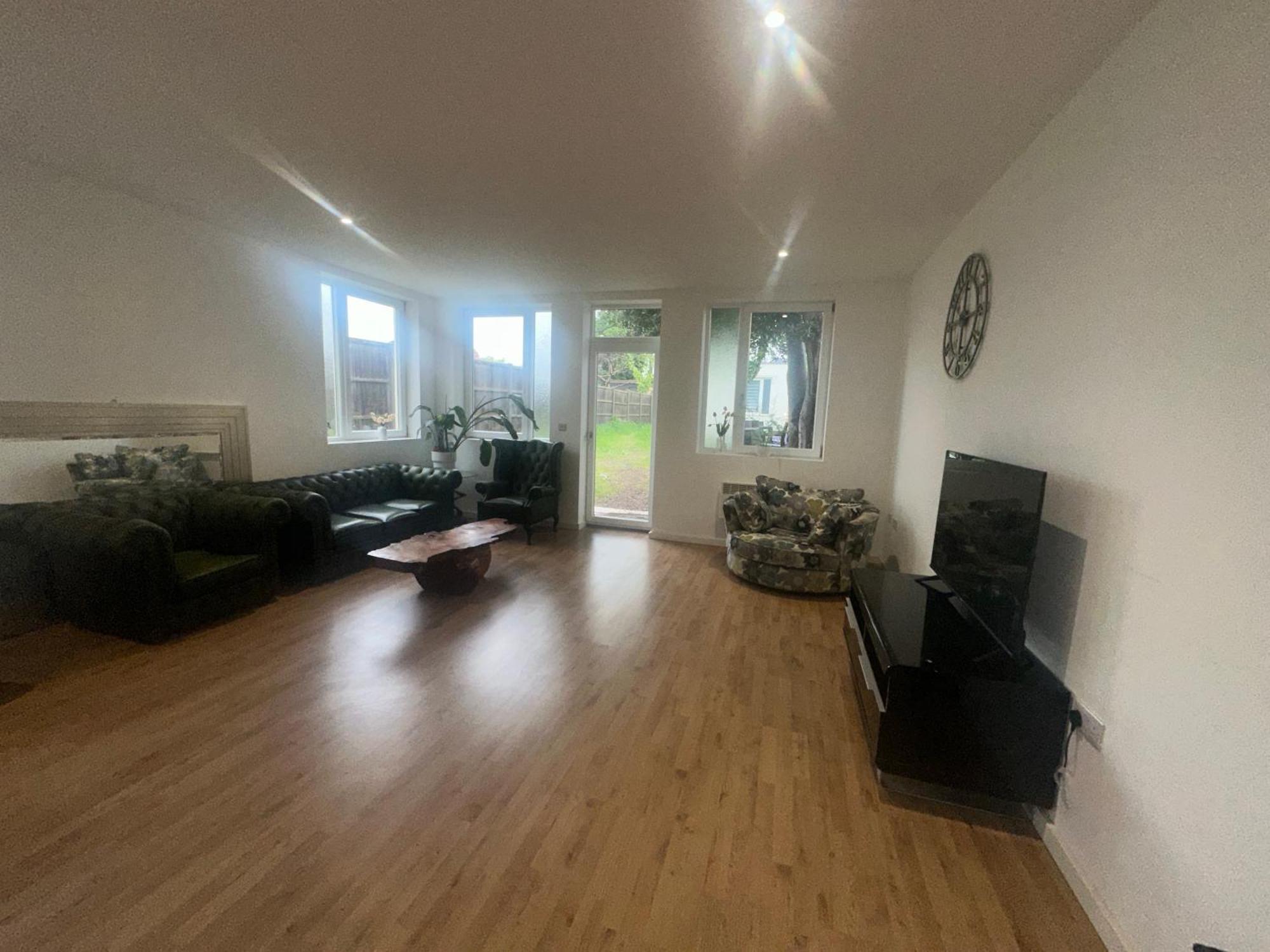 North A Spacious 7 Bedroom House Accommodating Up To 18 People Complete With Own Gym And Table Tennis Londres